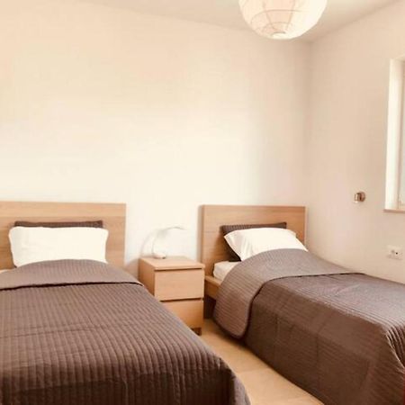 Gospino Apartment 1 Perfect For A Family โตรกีร์ ภายนอก รูปภาพ