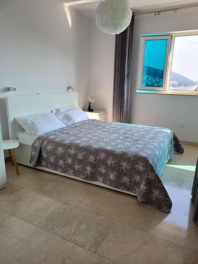 Gospino Apartment 1 Perfect For A Family โตรกีร์ ภายนอก รูปภาพ