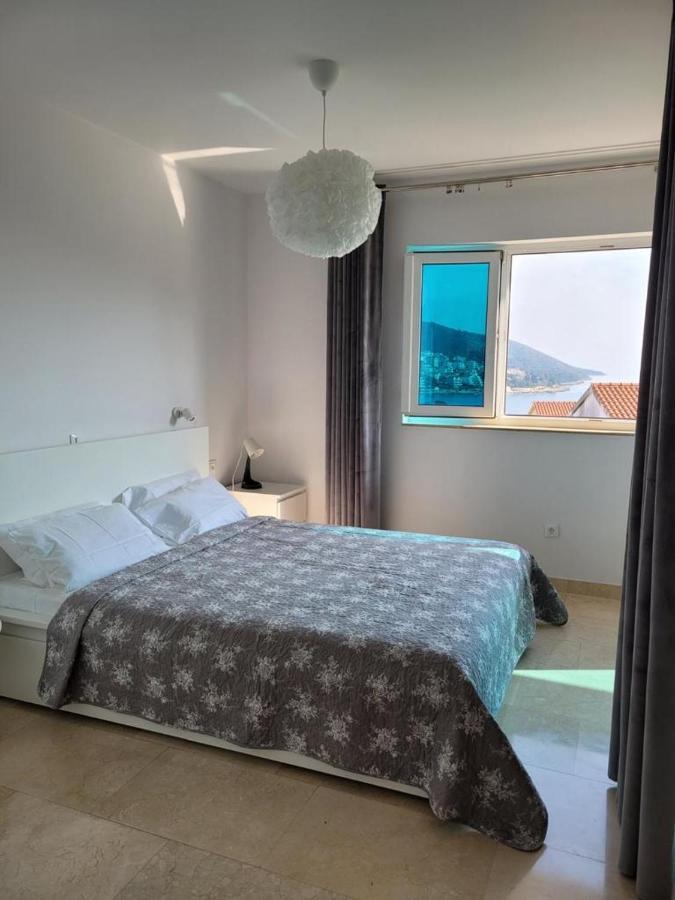 Gospino Apartment 1 Perfect For A Family โตรกีร์ ภายนอก รูปภาพ