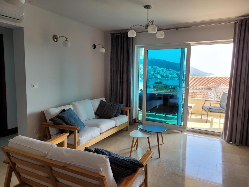 Gospino Apartment 1 Perfect For A Family โตรกีร์ ภายนอก รูปภาพ